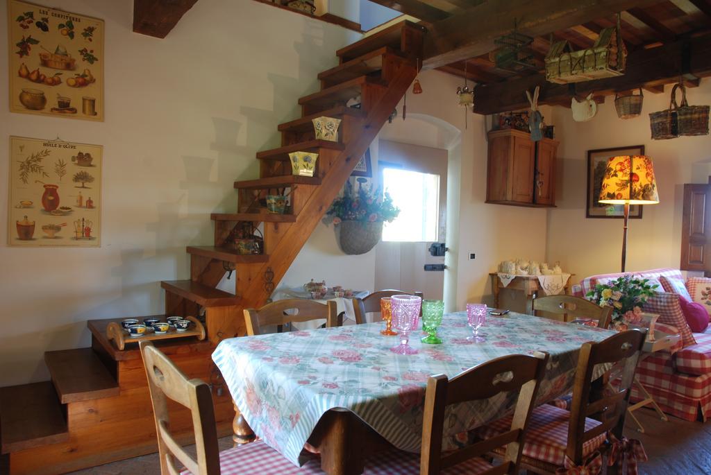 Appartamento Con Patio Privato E Giardino Tra Pisa E Firenze Palaia Δωμάτιο φωτογραφία